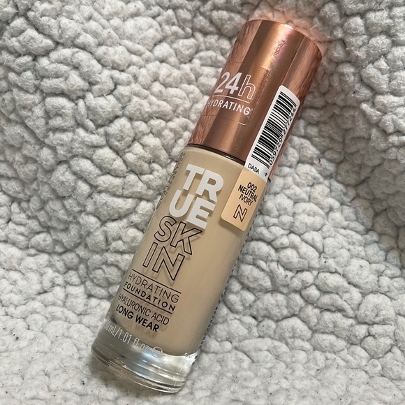 COPY - Catrice True Skin Hydrating Foundation - Picture 3 of 3